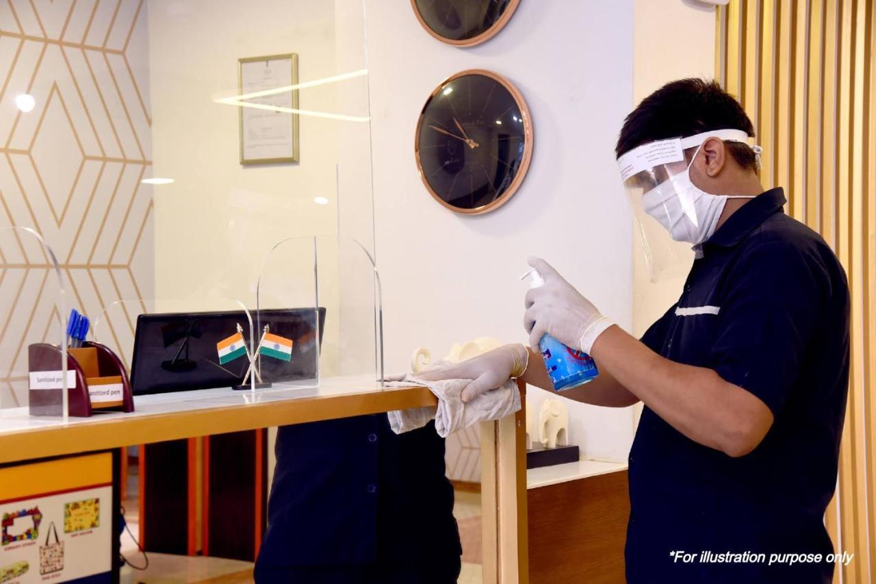 Vaccinated Staff - Capital O 7899 Casa Hotel Kalkutta Kültér fotó